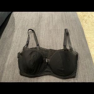 Chic Black Lace Underwire Bra